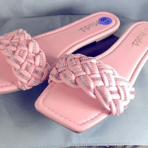 NWT MUDD Pink With Diamond Woven Leather Squared Toe Slip On Size 8.5